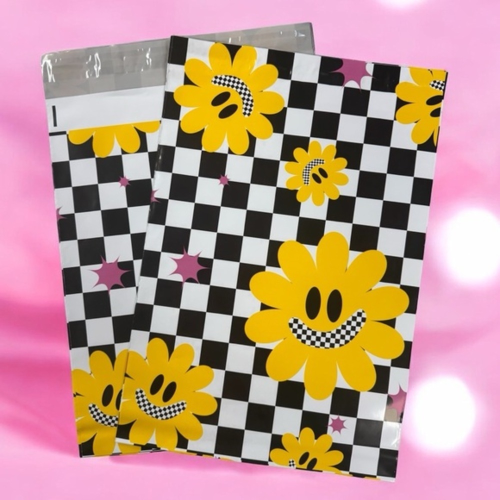 (10) 10x13 Spring Groovy Flower Poly Mailers